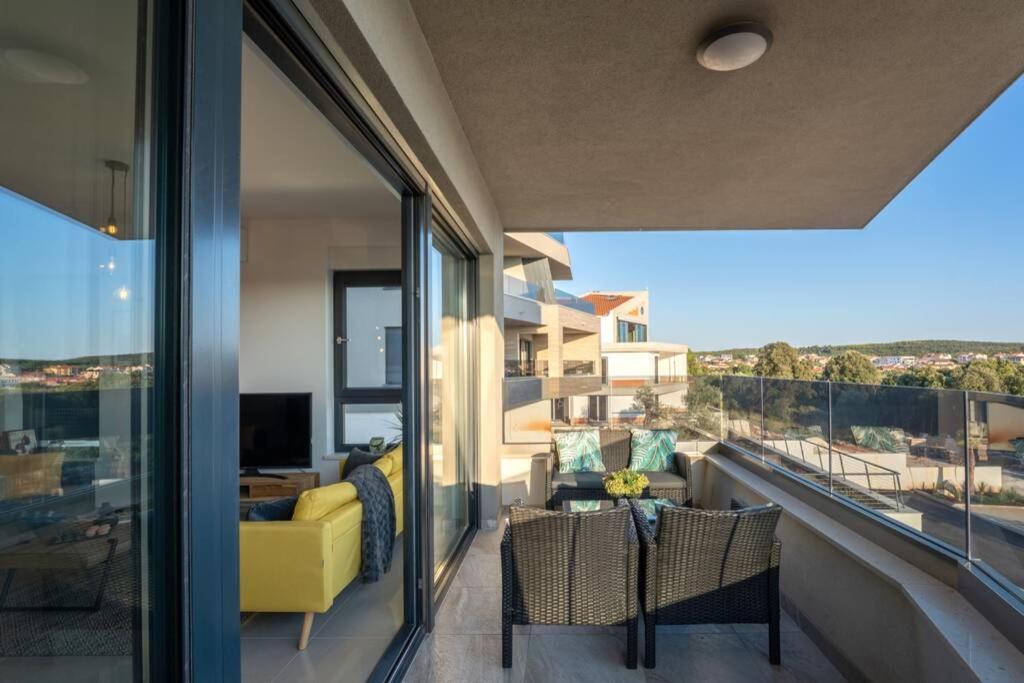 Apartment Emarin Banjole Esterno foto