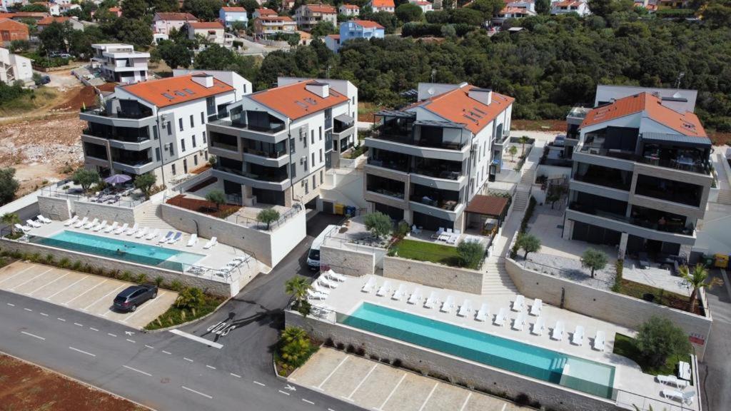 Apartment Emarin Banjole Esterno foto